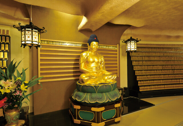 阿弥陀如来 胎内納骨の画像