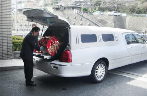 出棺を行うイメージ画像