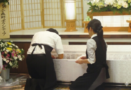 納棺の様子の画像